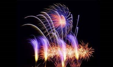 Höhenfeuerwerk beim Lichterfest