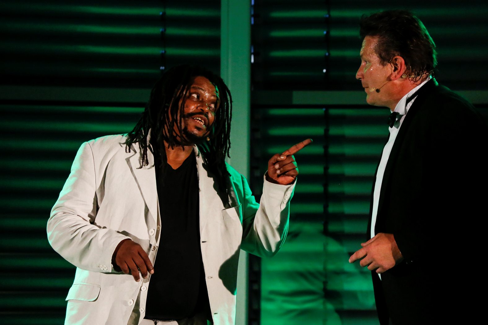 Ein Zwist unter Halbbrüdern