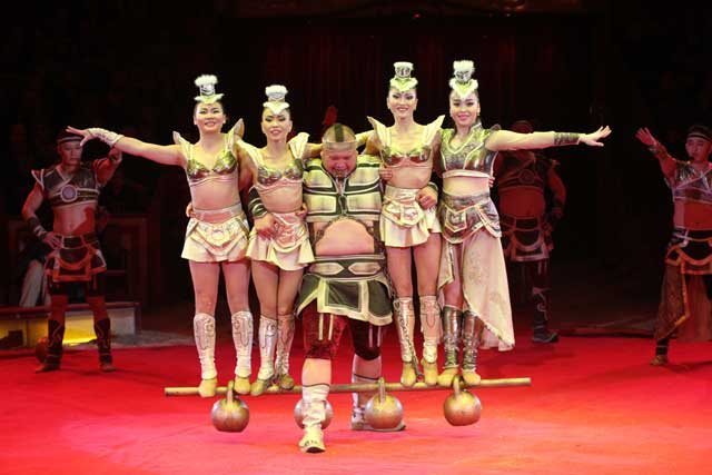 Die Khadgaa-Truppe mit Suba