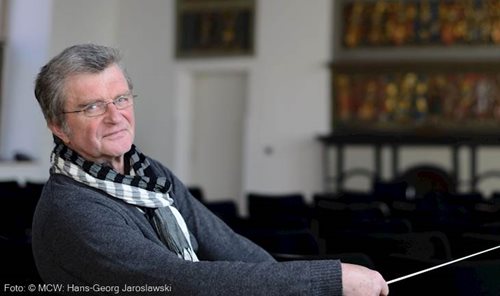 MCW H.-G. Jaroslawski mit Taktstock im Kapitelsaal